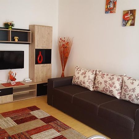 Apartament Maria Флорешты Экстерьер фото